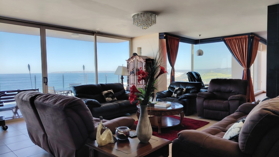 7 Bedroom Property for Sale in Outeniqua Strand Western Cape